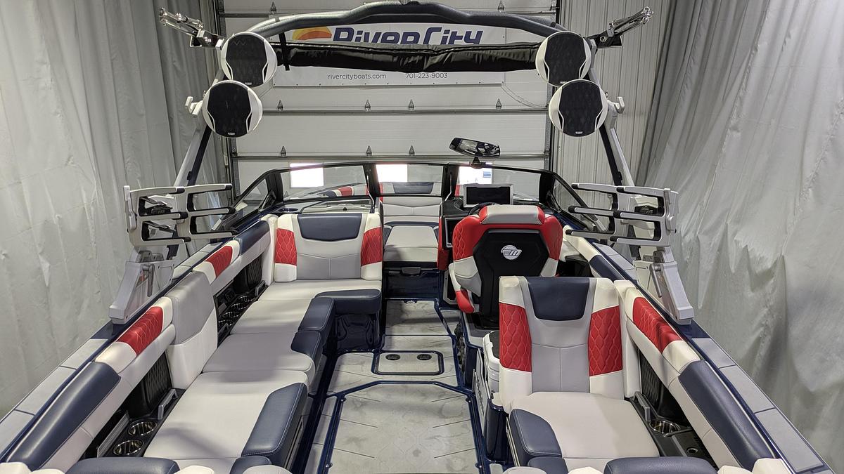 Used 2022 Malibu Boats M240