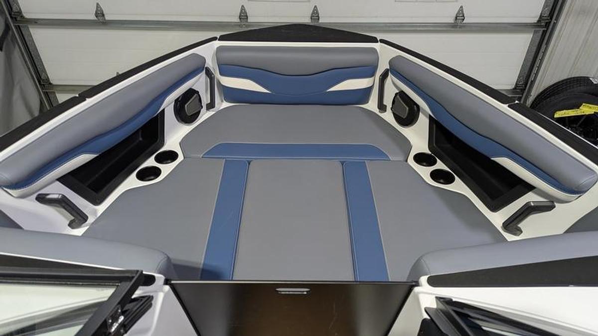 2026 Axis Wake Research T235