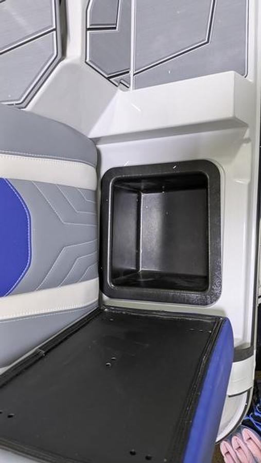 2026 Malibu Boats 25 LSV