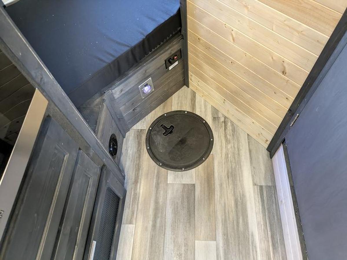 2026 Ice Castle Fish Houses 8' X 17V OUTLANDER [$1,000 OFF, FREE SMART TV, FREE GENERATOR]