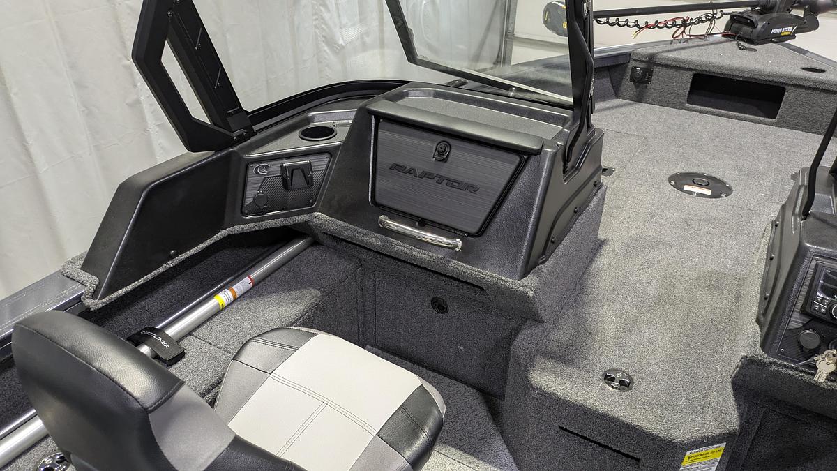 2026 Crestliner 1850 Fish Hawk Raptor Package