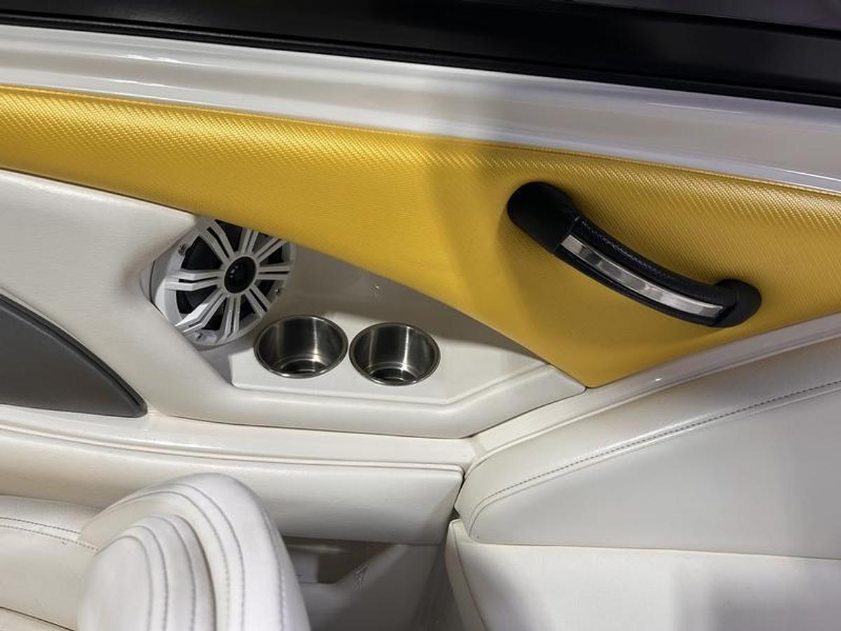 Used 2012 Monterey 224 FSX