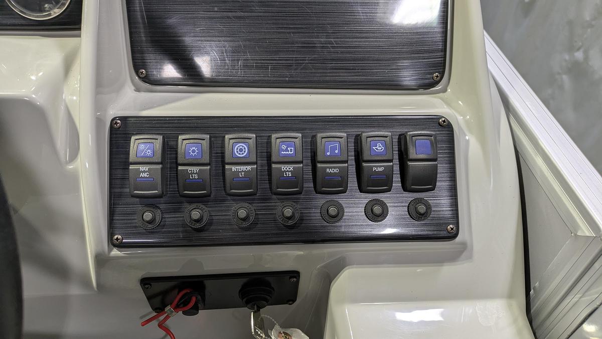 Used 2022 Sylvan Mirage 8522 CLZ