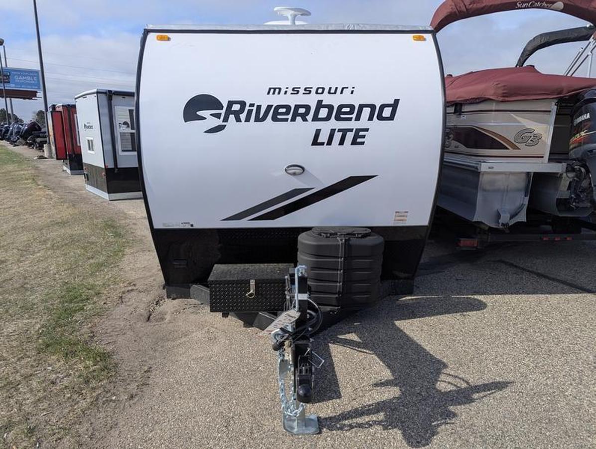 2026 Ice Castle Fish Houses 8 X 16F RIVERBEND LITE [$1,000 OFF, FREE SMART TV, FREE GENERATOR]