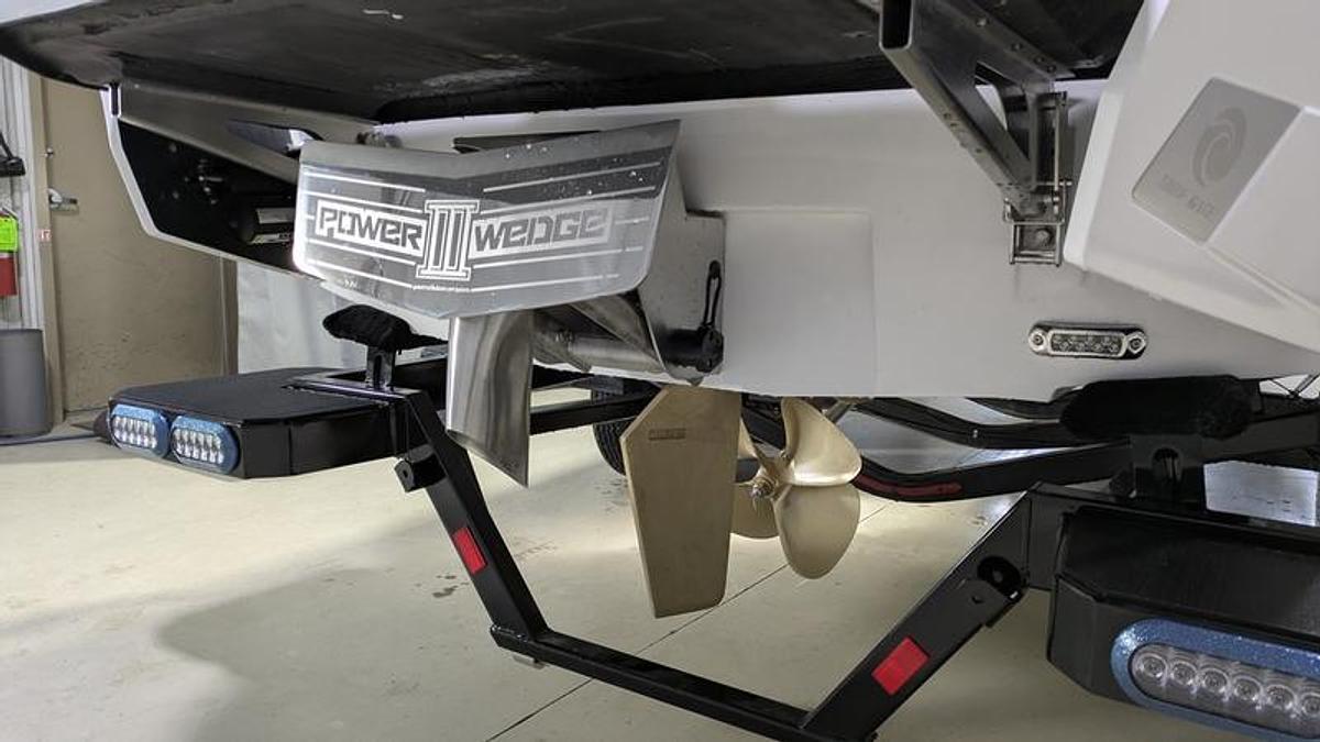 2026 Axis Wake Research T235