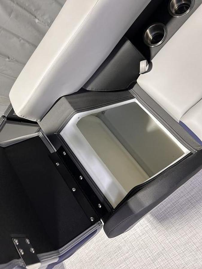 2025 South Bay S224RS Rear Seating 2.75