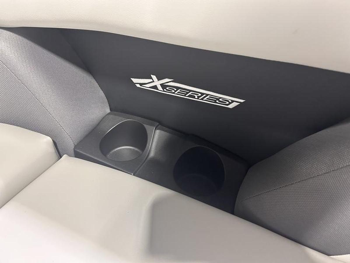 2026 Sylvan X3 Party Fish Platinum Package