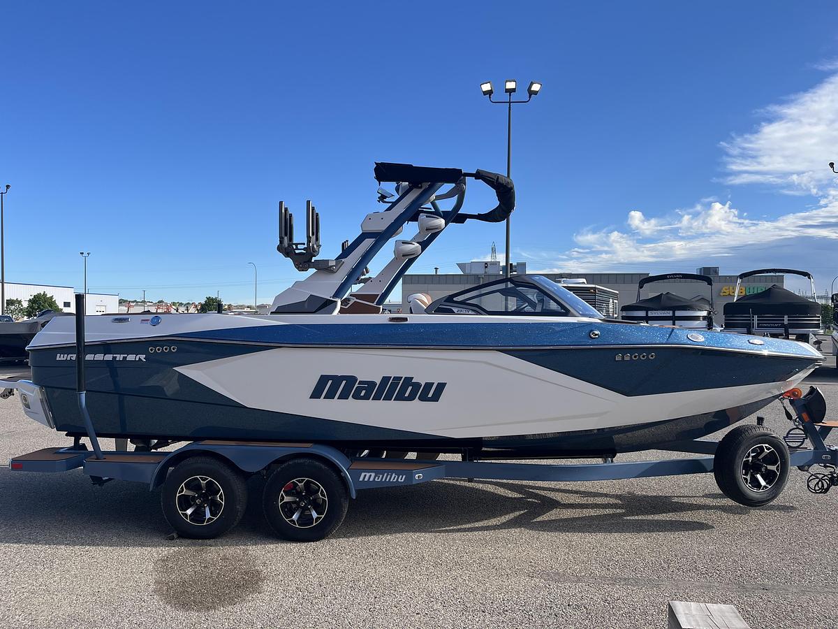 2026 Malibu Boats 23 LSV
