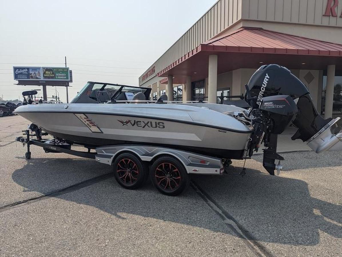 Used 2022 Vexus DVX22