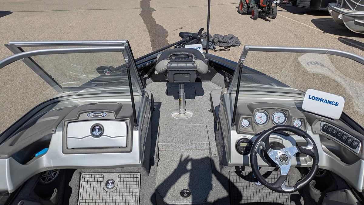 Used 2018 TRACKER Targa V19