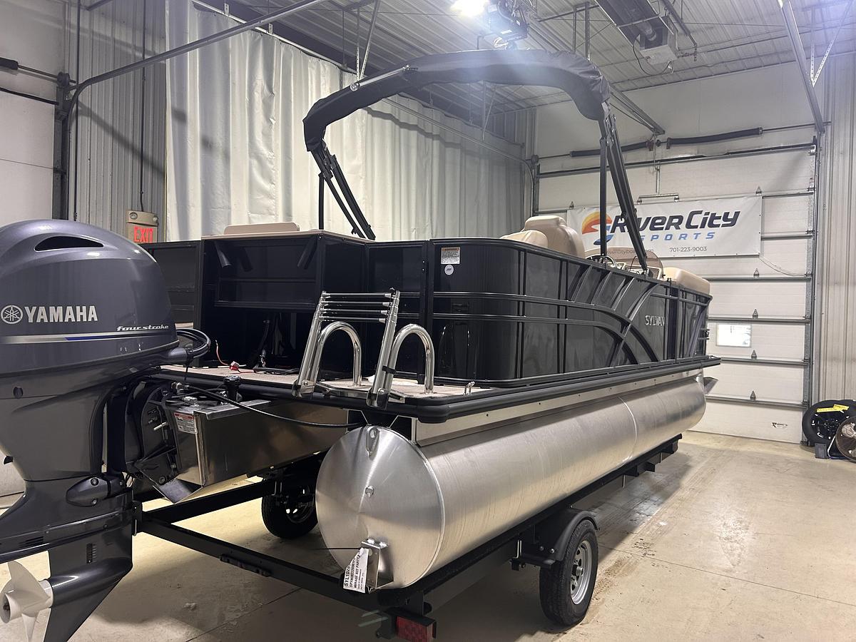 2026 Sylvan 822 Party Fish