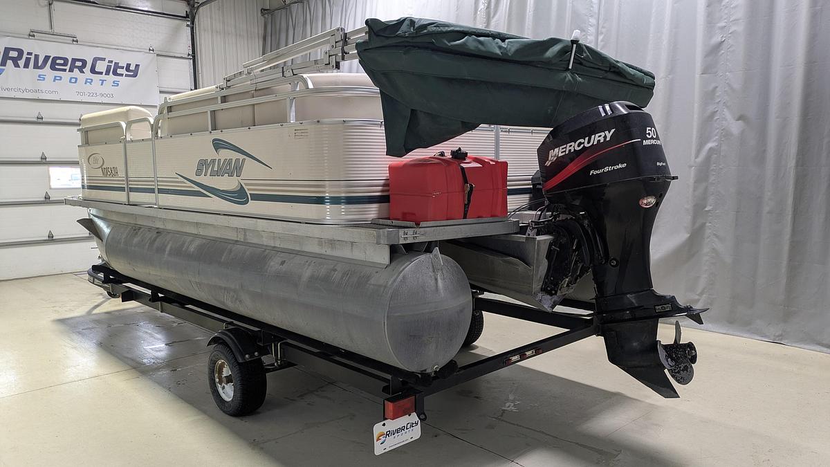 Used 2000 Sylvan 820 Elite Cruise