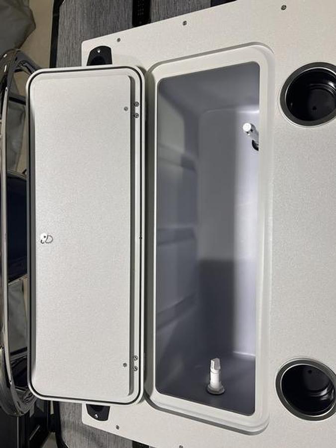 2026 Sylvan X3 Party Fish Platinum Package