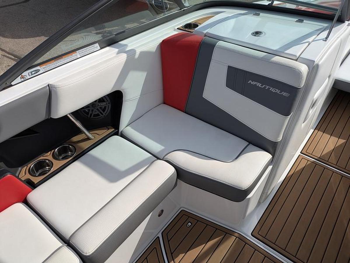 Used 2019 Nautique Super Air Nautique 230