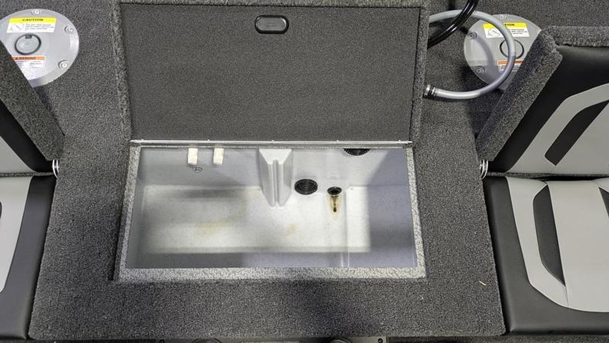 2026 Crestliner 1850 Fish Hawk