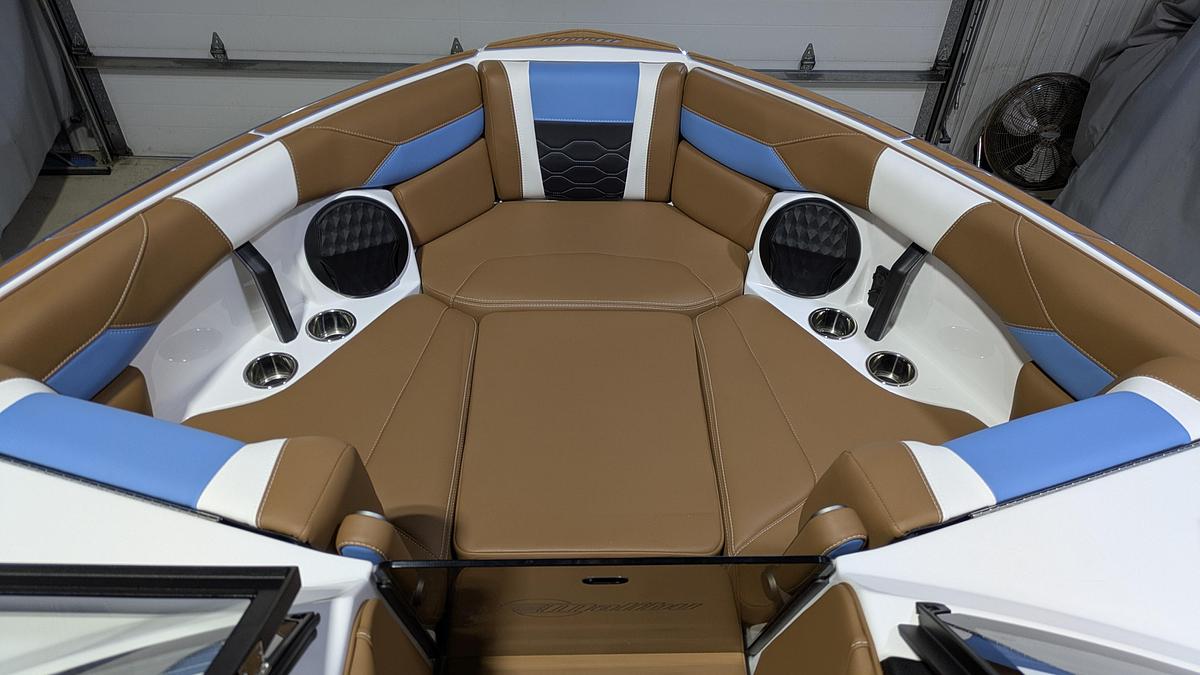 2026 Malibu Boats 23 LSV