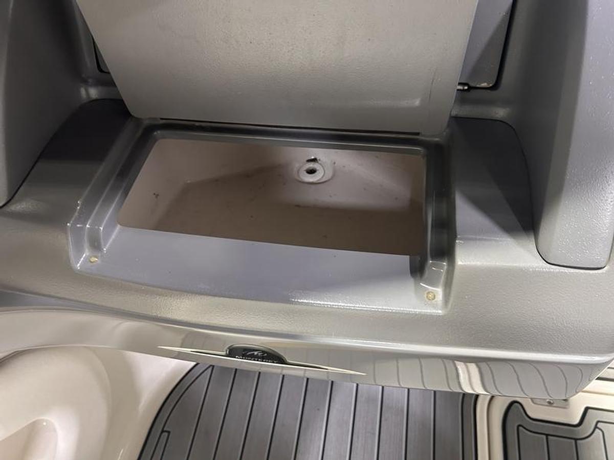 Used 2012 Monterey 224 FSX