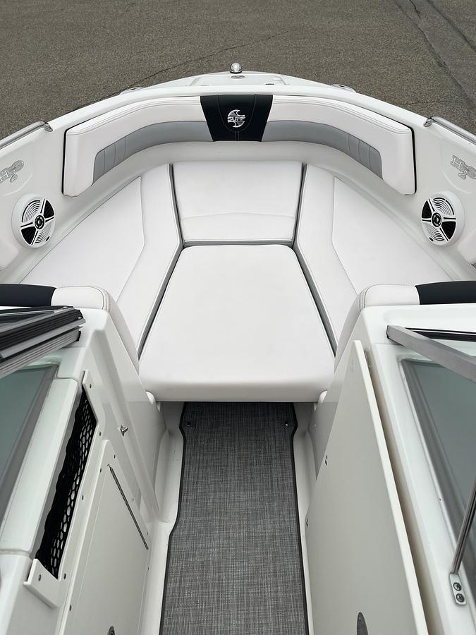 Used 2019 Chaparral H20 21 Surf