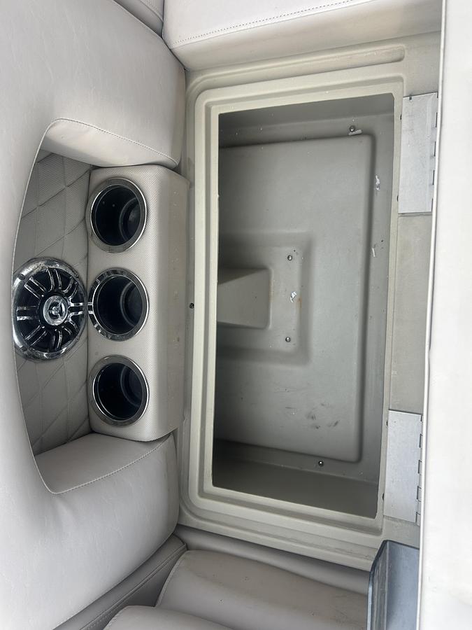 Used 2013 Sylvan Mirage 8522 LZ