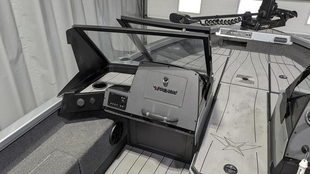 Used 2025 Vexus ADX180 HS