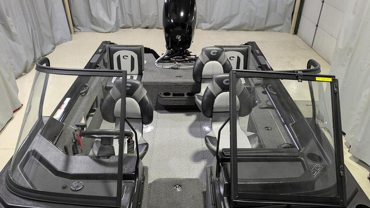 2026 Crestliner 1850 Fish Hawk