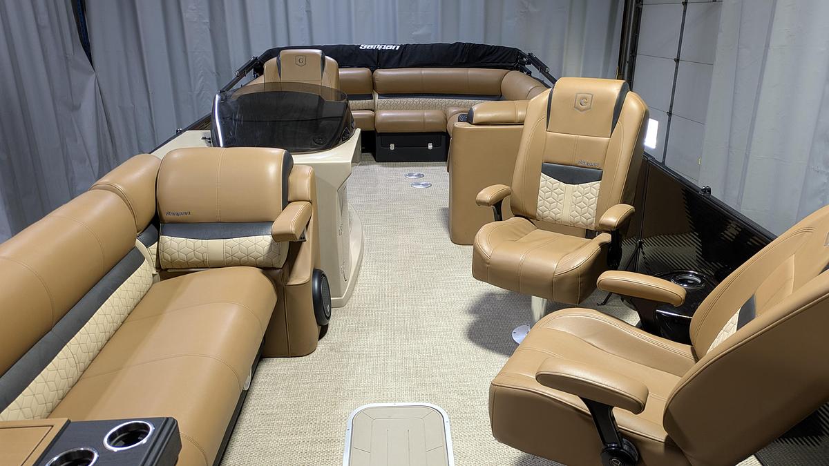 Used 2019 Godfrey Sanpan 2500