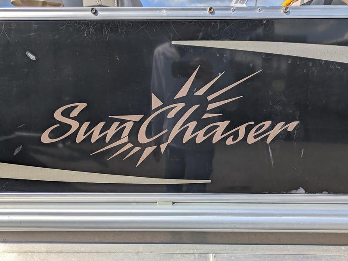 Used 2011 Smoker Craft Oasis 820 Cruise