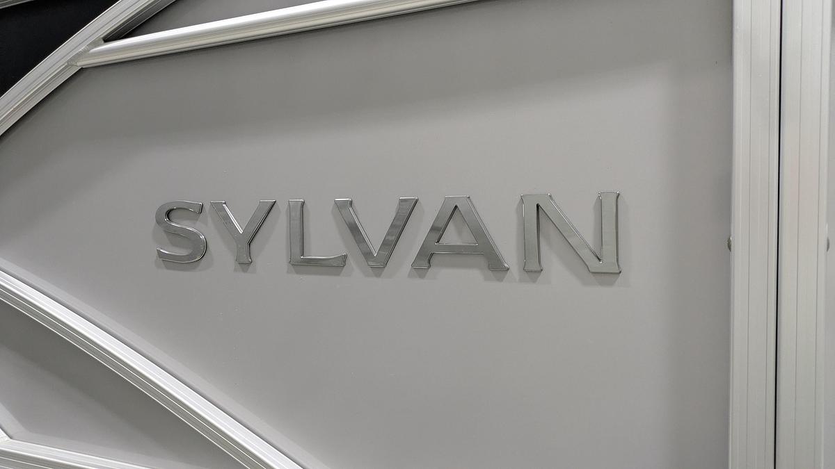 Used 2022 Sylvan Mirage 8522 CLZ