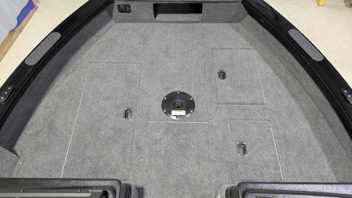 2026 Crestliner 1850 Fish Hawk Raptor Package