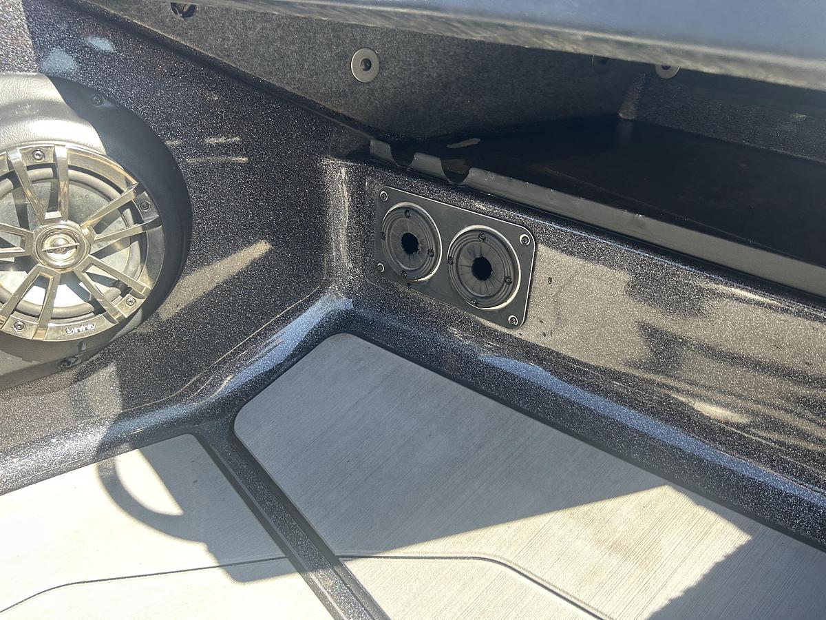 Used 2022 Skeeter WX2200
