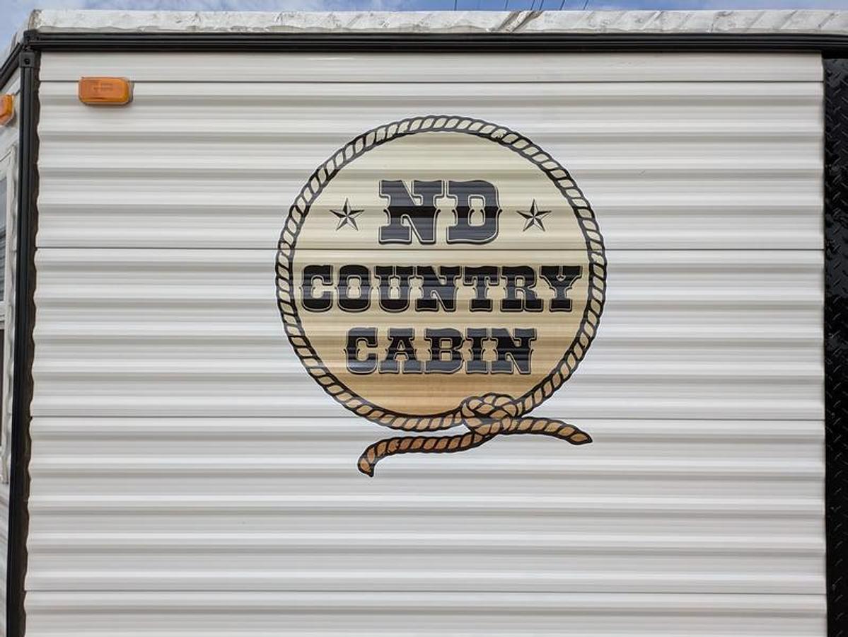 2026 Ice Castle Fish Houses 8' X 16V ND Country Cabin *ND COUNTRY FEST SPECIAL*