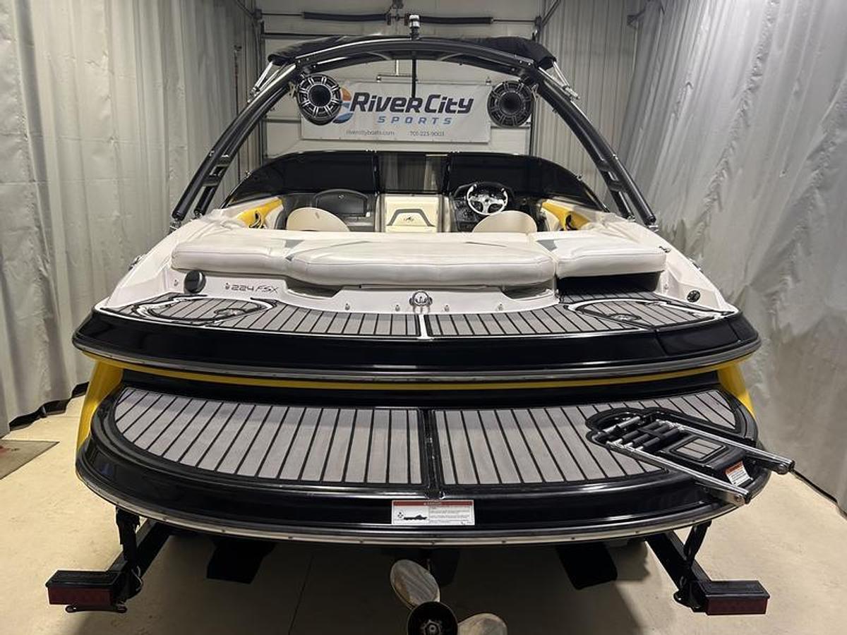 Used 2012 Monterey 224 FSX