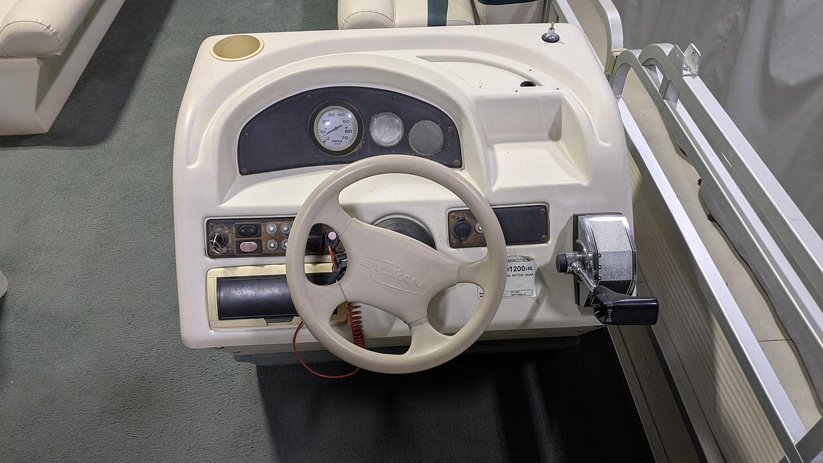 Used 2000 Sylvan 820 Elite Cruise