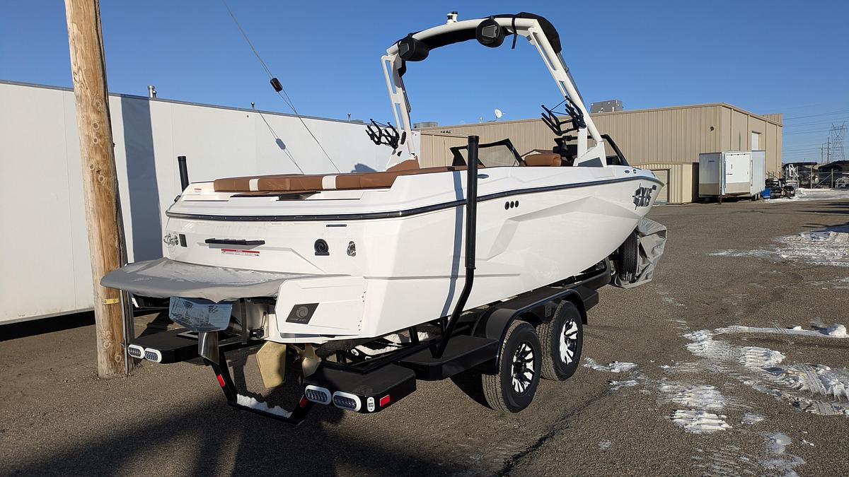 2025 Axis Wake Research A225