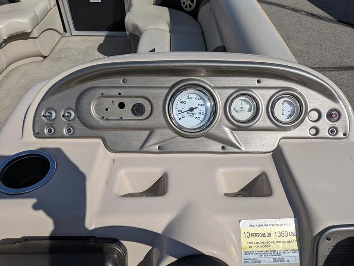 Used 2011 Smoker Craft Oasis 820 Cruise