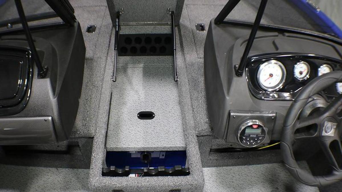 2025 Crestliner 1750 Hawk Walk Through