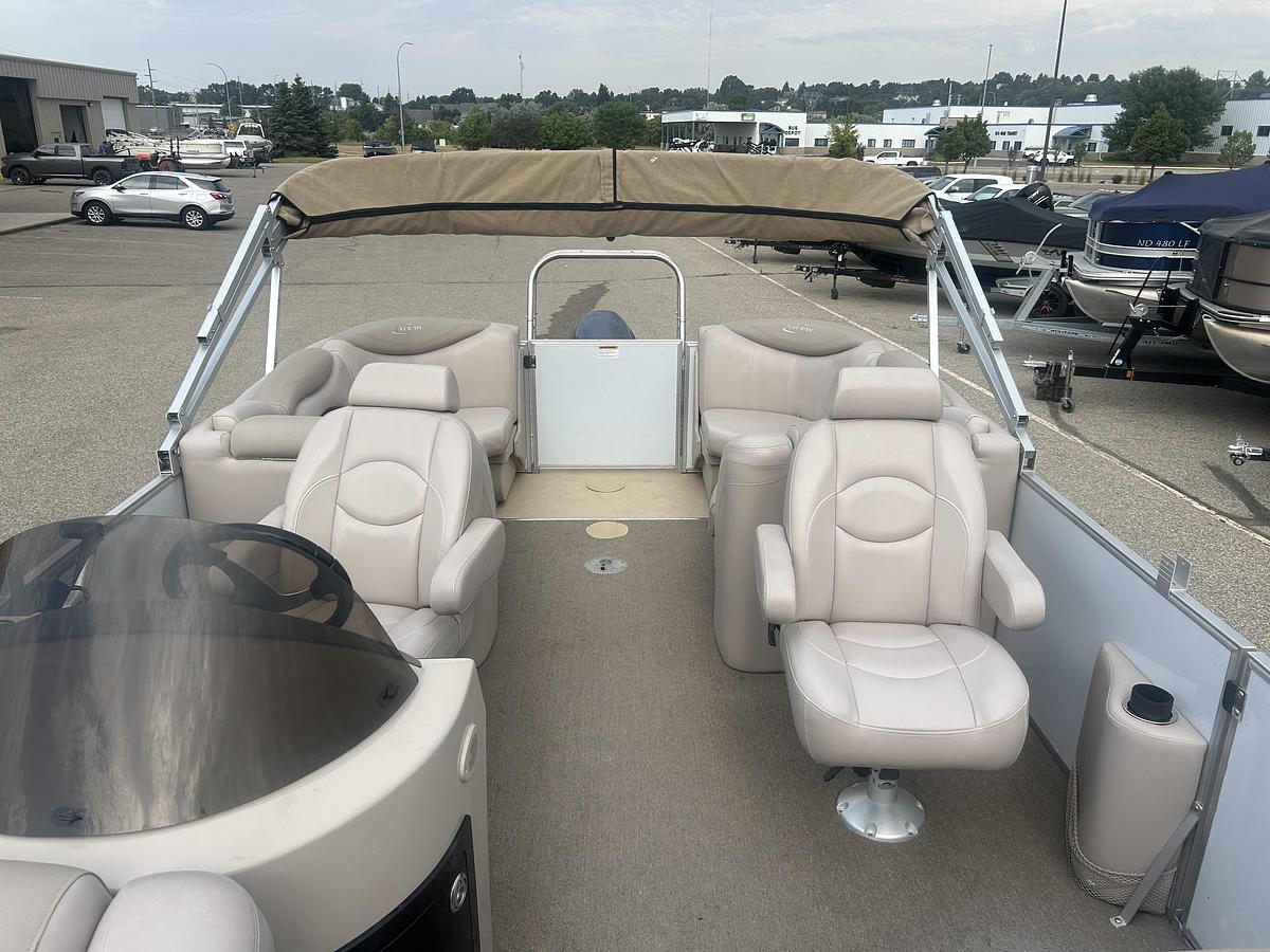 Used 2013 Sylvan Mirage 8522 LZ