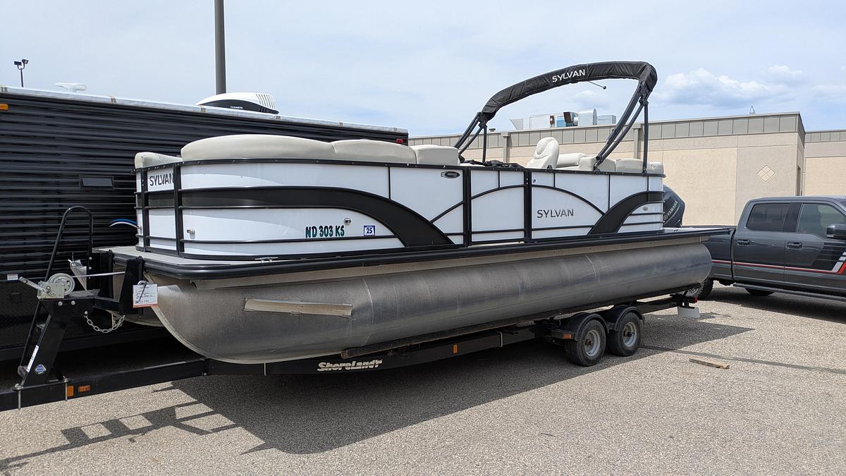 Used 2019 Sylvan Mirage 8522 LZ