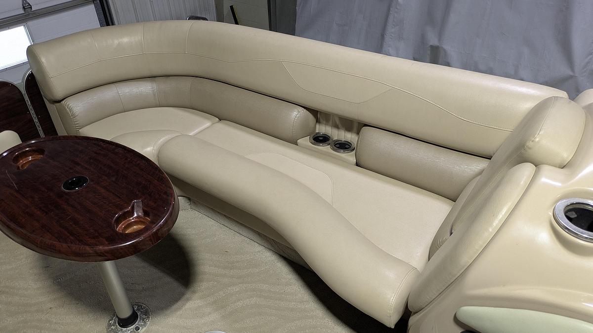 Used 2013 Starcraft Marine 256 Majestic