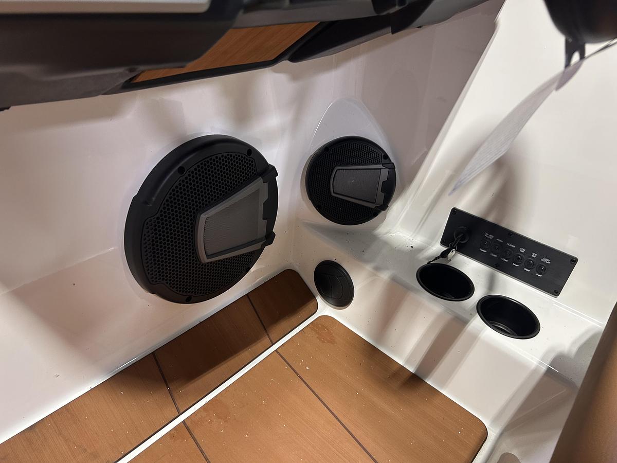 2025 Axis Wake Research A225