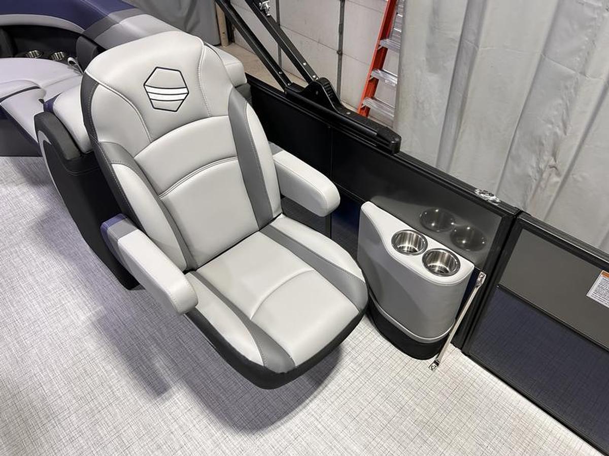 2025 South Bay S224RS Rear Seating 2.75