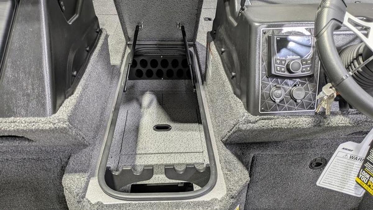 2026 Crestliner 1850 Fish Hawk