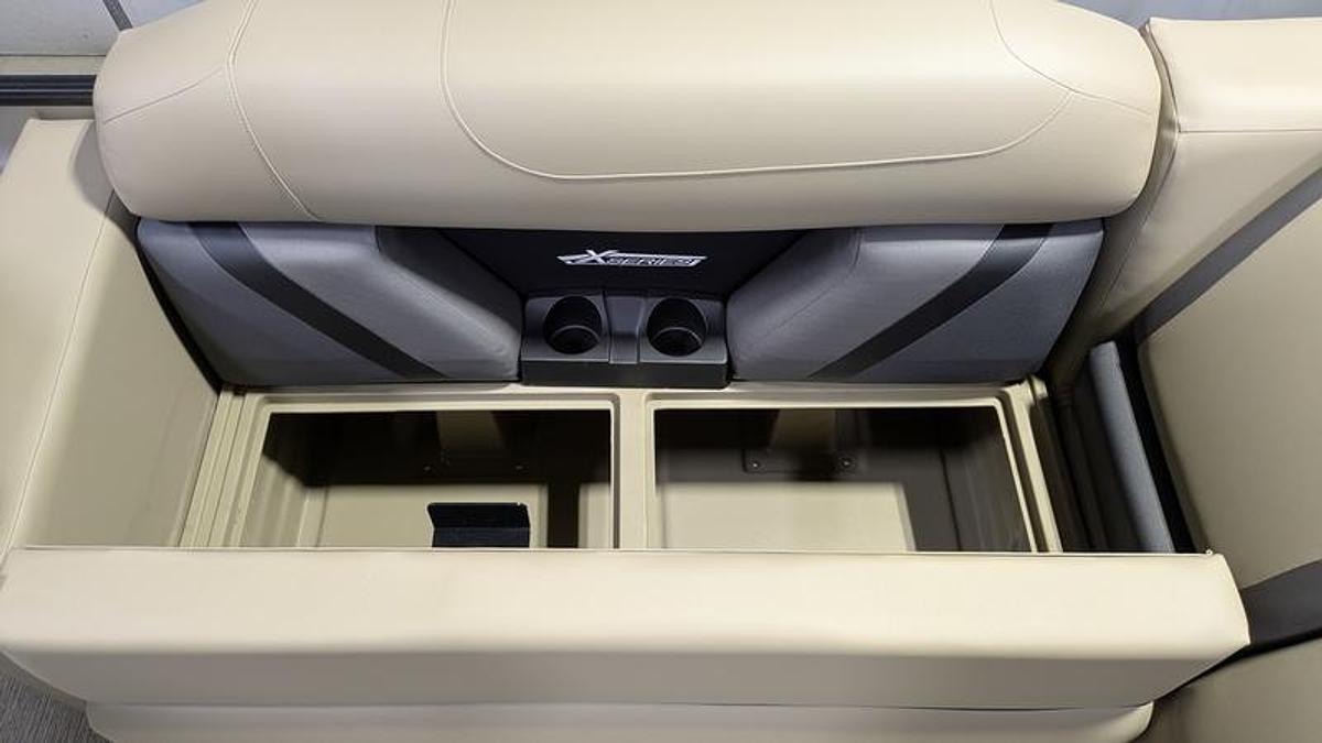 2026 Sylvan X3 Party Fish Platinum Package