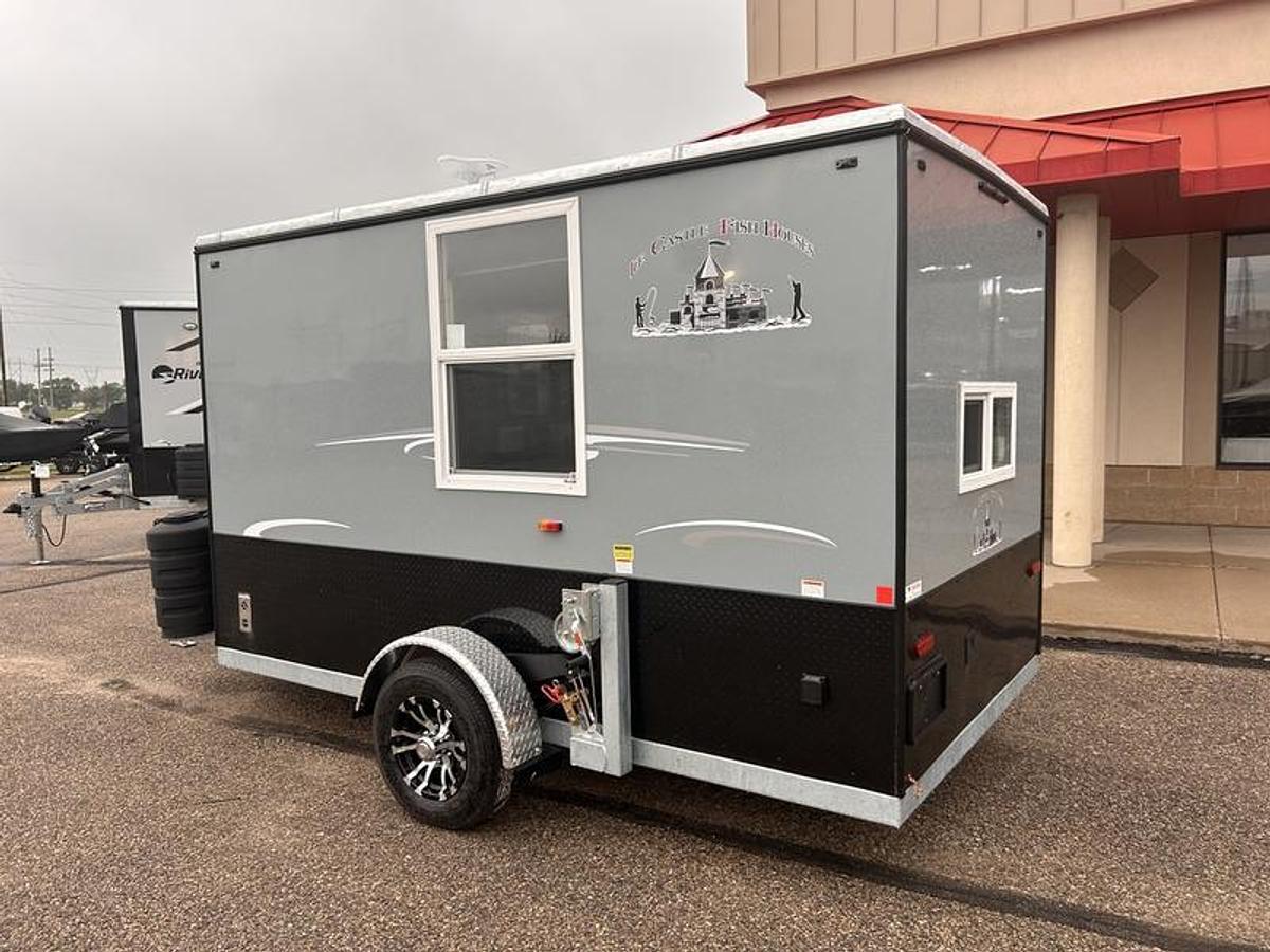 2026 Ice Castle Fish Houses 6.5' X 12V SPORTSMAN [$1,000 OFF, FREE GENERATOR]