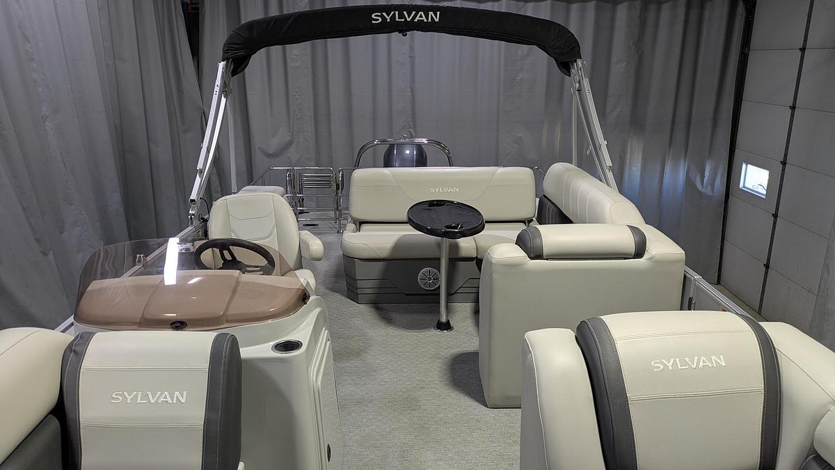 Used 2022 Sylvan Mirage 8522 CLZ