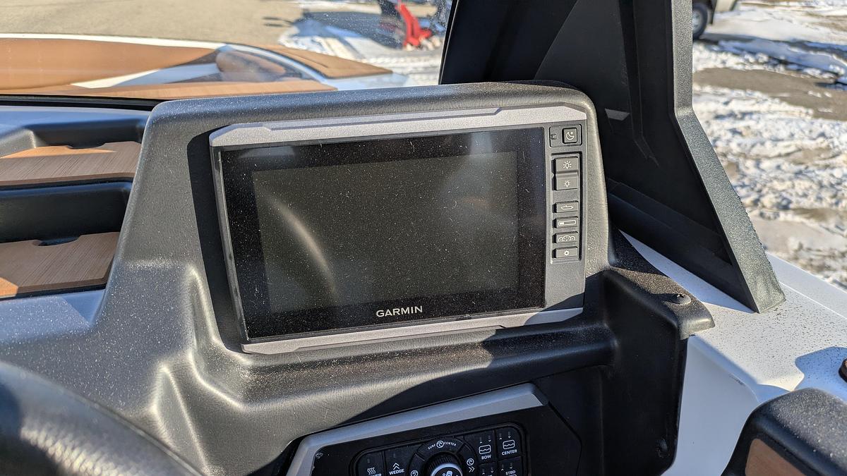 2025 Axis Wake Research A225