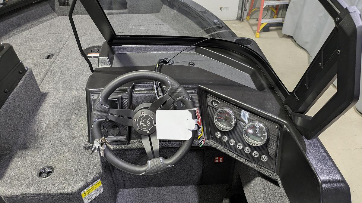 2026 Crestliner 1850 Fish Hawk Raptor Package