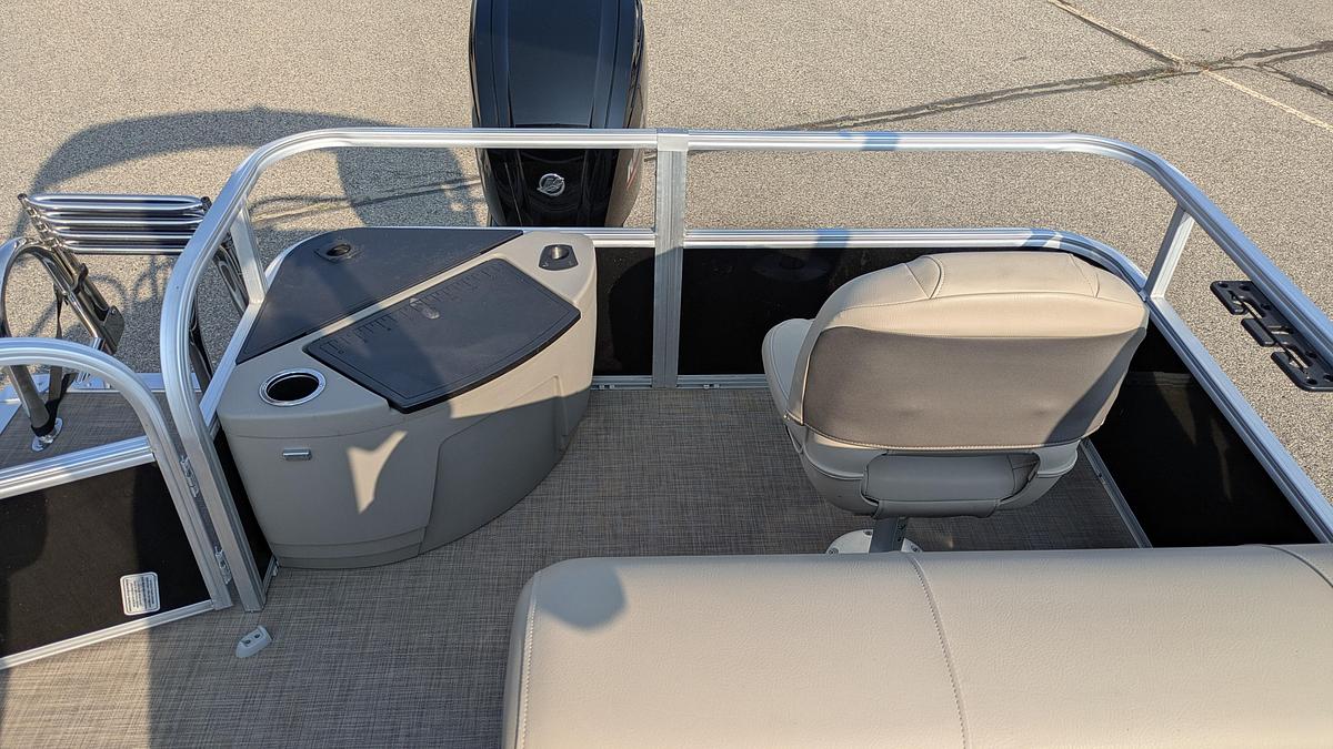 Used 2023 Sun Tracker Sportfish 20 DLX TRAILER INCLUDED