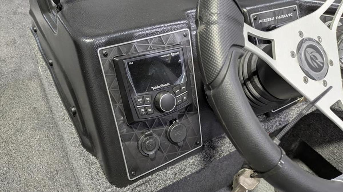 2026 Crestliner 1850 Fish Hawk