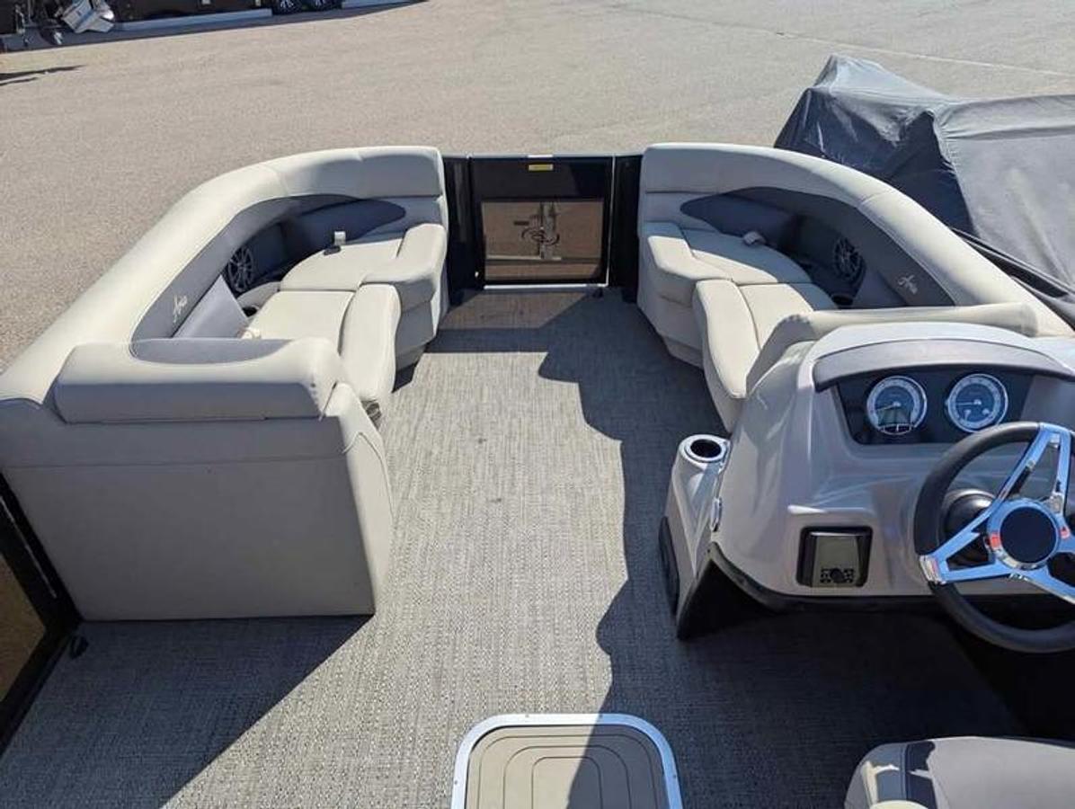 Used 2024 Barletta Boats Aria A22UC